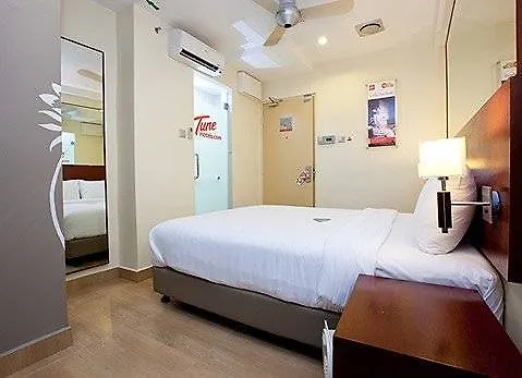 Tune Hotel - Kota Damansara Петалинг-Джая