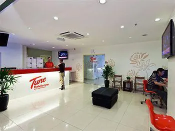 Tune Hotel - Kota Damansara Петалинг-Джая