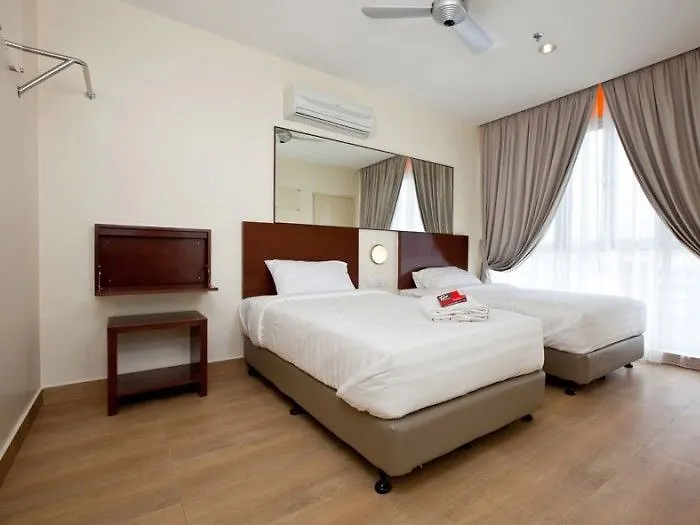 Tune Hotel - Kota Damansara Петалинг-Джая