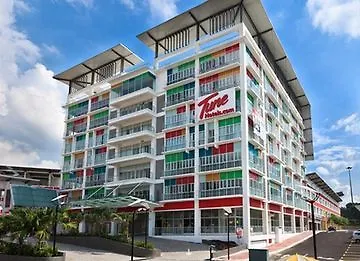 Tune Hotel - Kota Damansara Петалинг-Джая